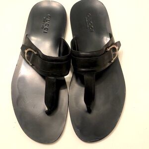 Men’s Gucci leather thong sandals with metal horse bit detail Size 12
